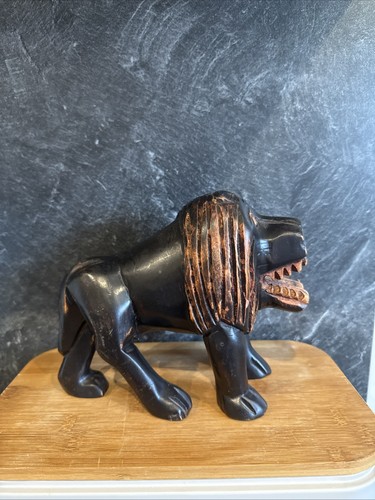 Handgeschnitzer löwe tier - lÖwe,