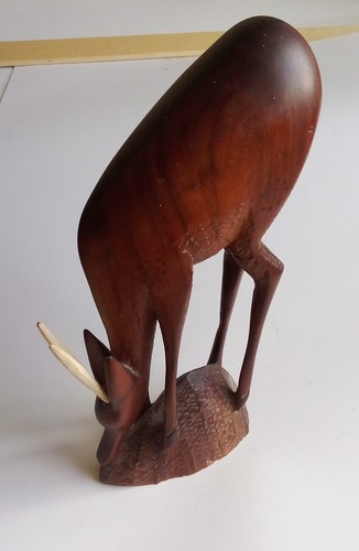 Antilope grasend statuette - antilope,