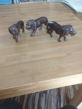3 handgeschnitzte Löwen